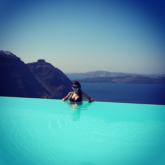 Zoella Bikini Photos (11 pics)