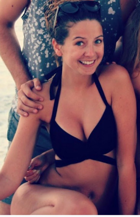 Zoella Bikini Photos (11 pics)