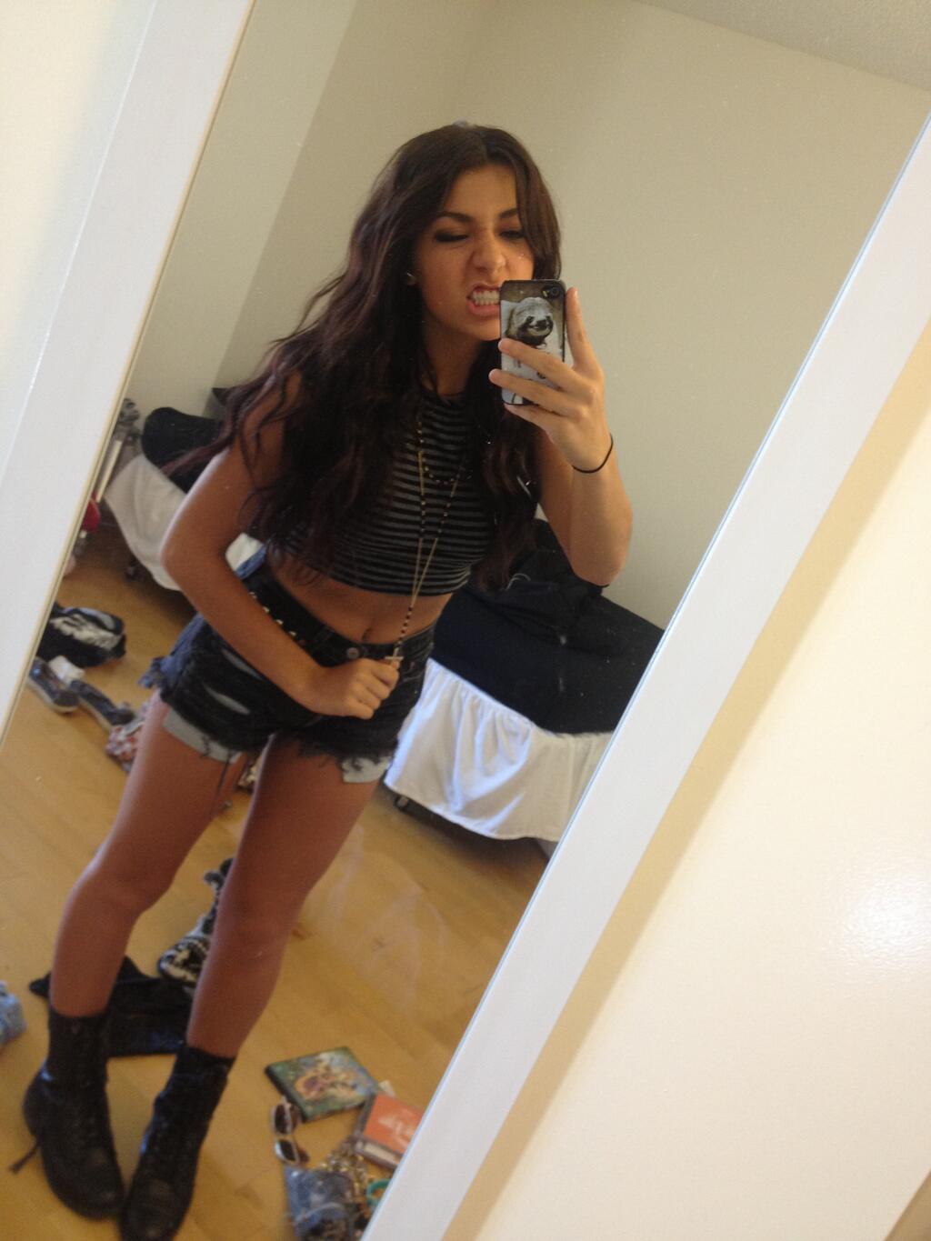 Russett nackt andrea Andrea Russett