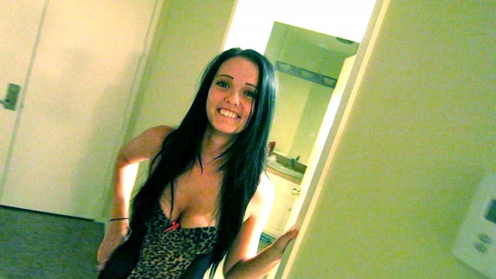 Brittney Smith Sexy Cleavage and Ass Photos (41 pics)