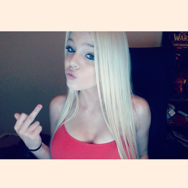 Blondiewondie / Srtsydney Cleavage Photos (72 pics)