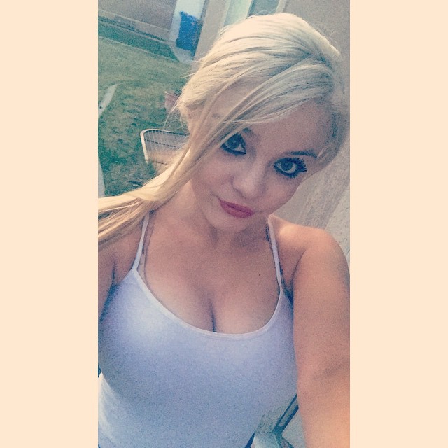 Blondiewondie / Srtsydney Cleavage Photos (72 pics)