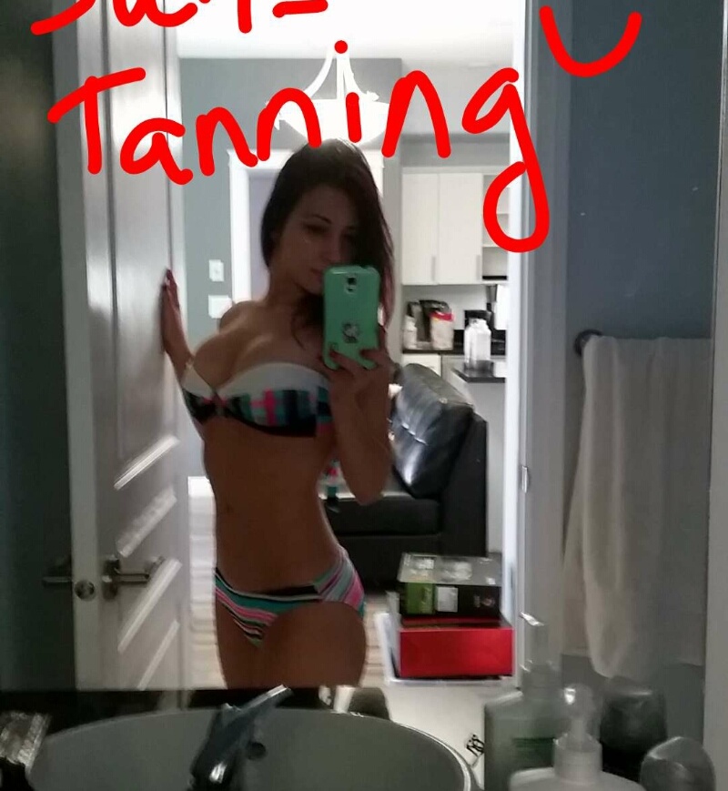 Alinity Bikini Snapchat Pictures (3 pics)