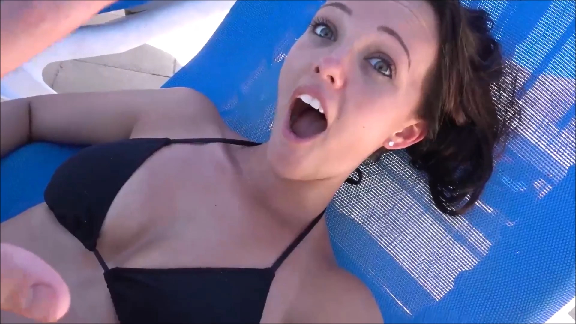 Brittney Atwood / Smith Bikini Cleavage (3 gifs 15 pics) .