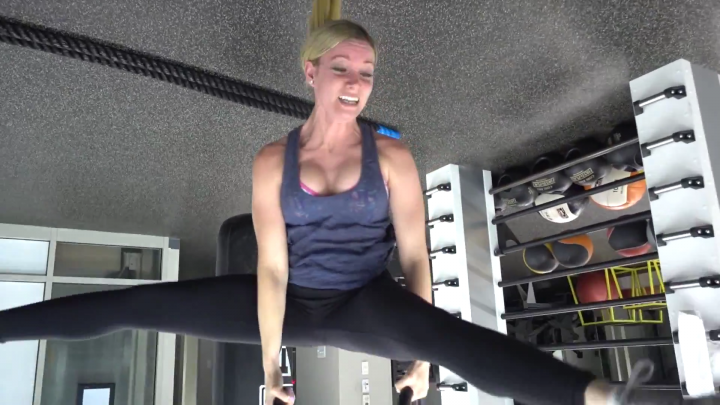 Jeana PVP Upside down Cleavage AND ASS (13 pics 2 gifs)