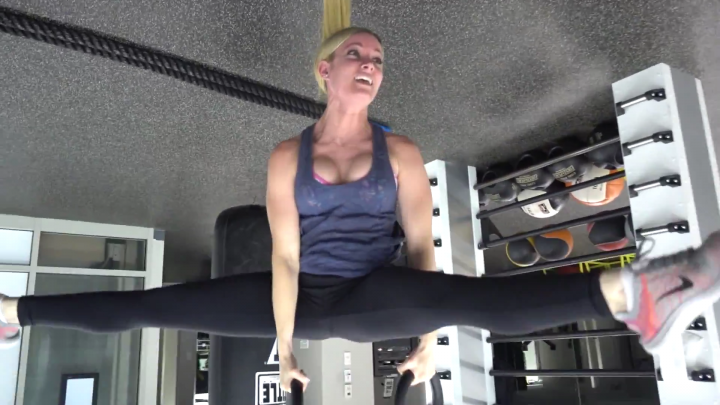 Jeana PVP Upside down Cleavage AND ASS (13 pics 2 gifs)