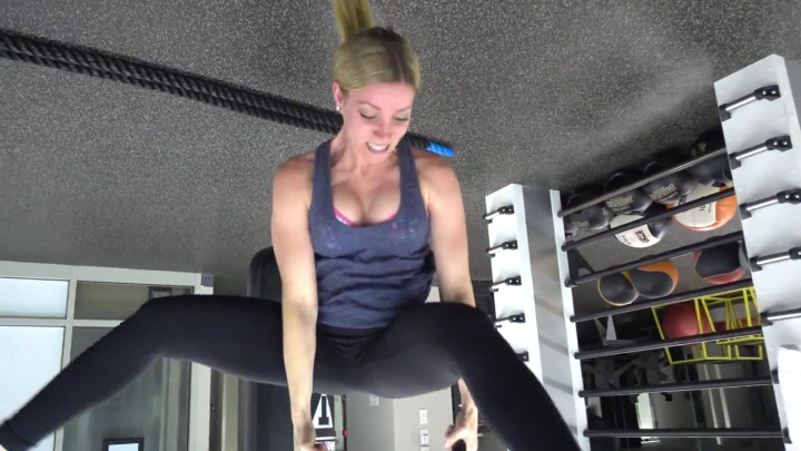 Jeana PVP Upside down Cleavage AND ASS (13 pics 2 gifs)