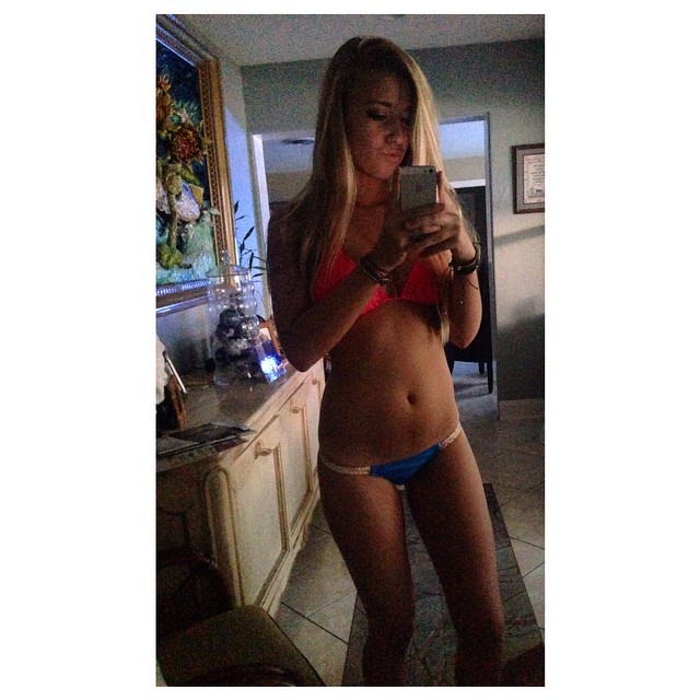 Ansley OConnor Bikini Pictures (47 pics)