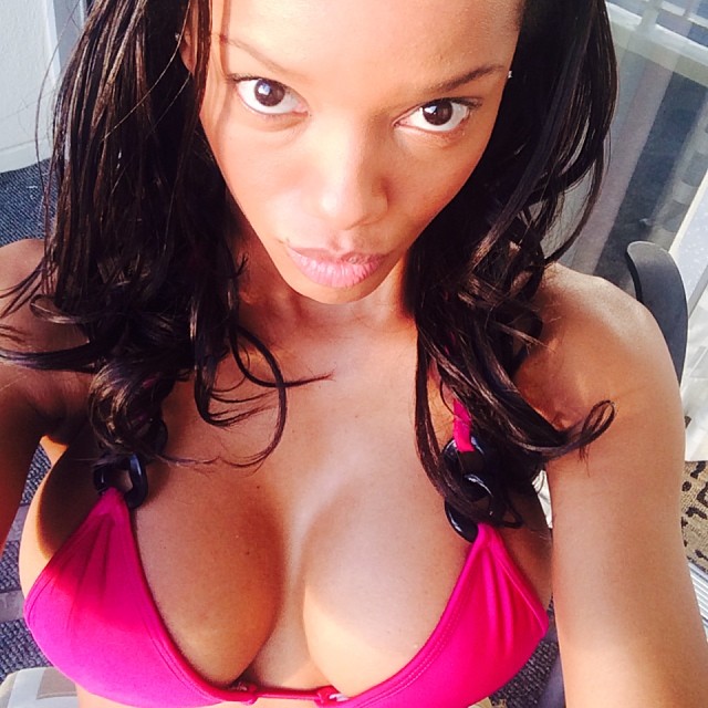Brittany Danyelle Cleavage Pictures with Nude video (9 pics 1 video)