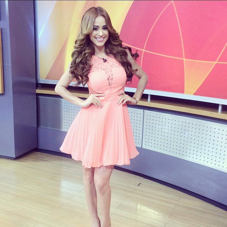 Yanet Garcia Sexy Pictures (54 pics)