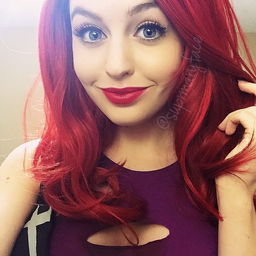 SuperMaryFace Sexy and Cleavage Pictures (40 pics)