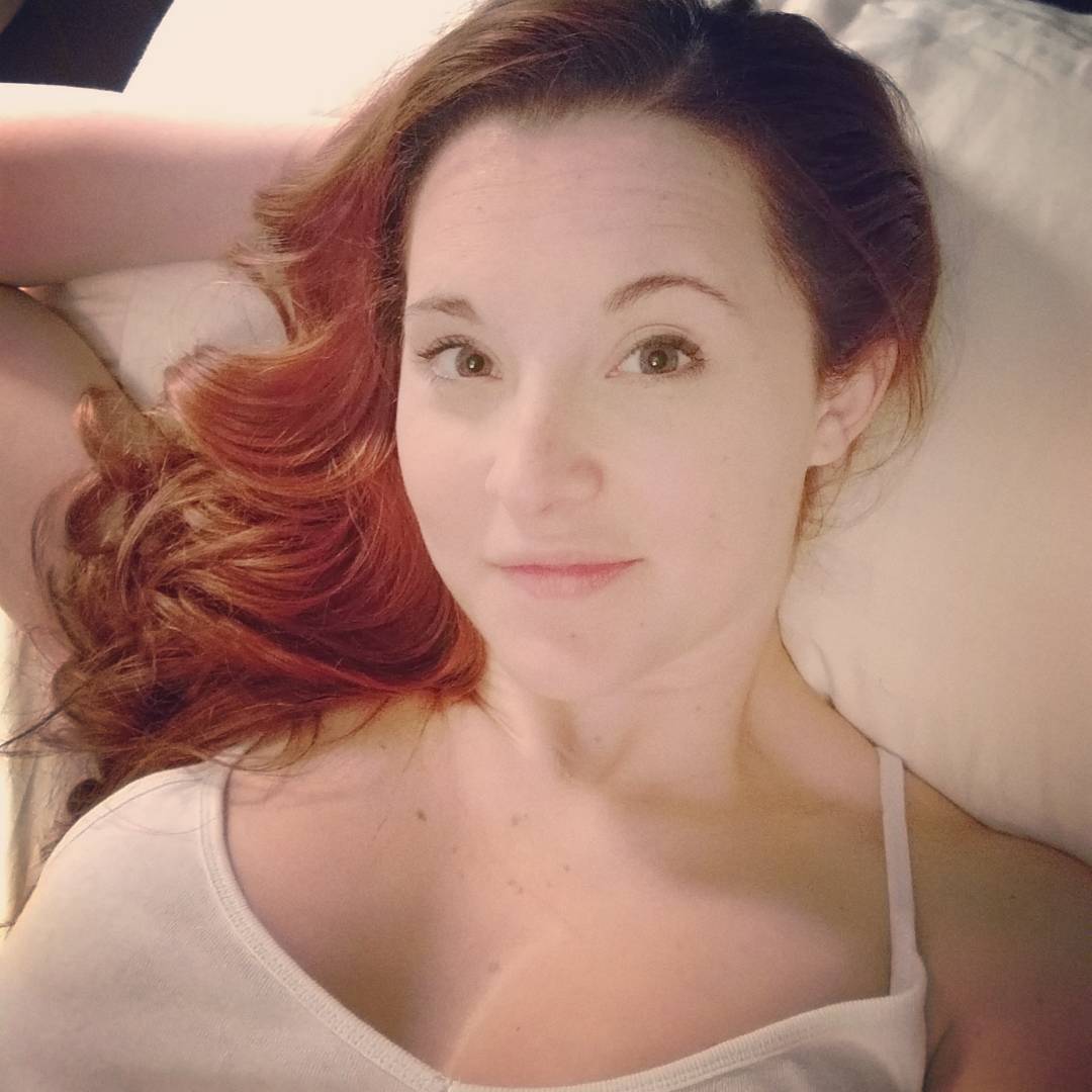 Aureylian Sexy Cleavage Pictures (22 pics)