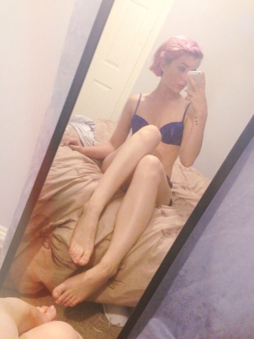 LeahLovesChief Sexy and Lingerie Pictures (23 pics)