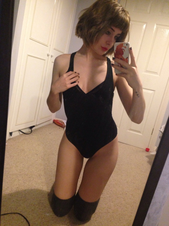 LeahLovesChief Sexy and Lingerie Pictures (23 pics)