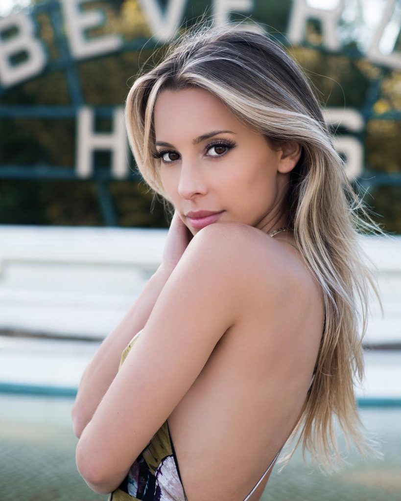 Ayla Woodruff Sexy
