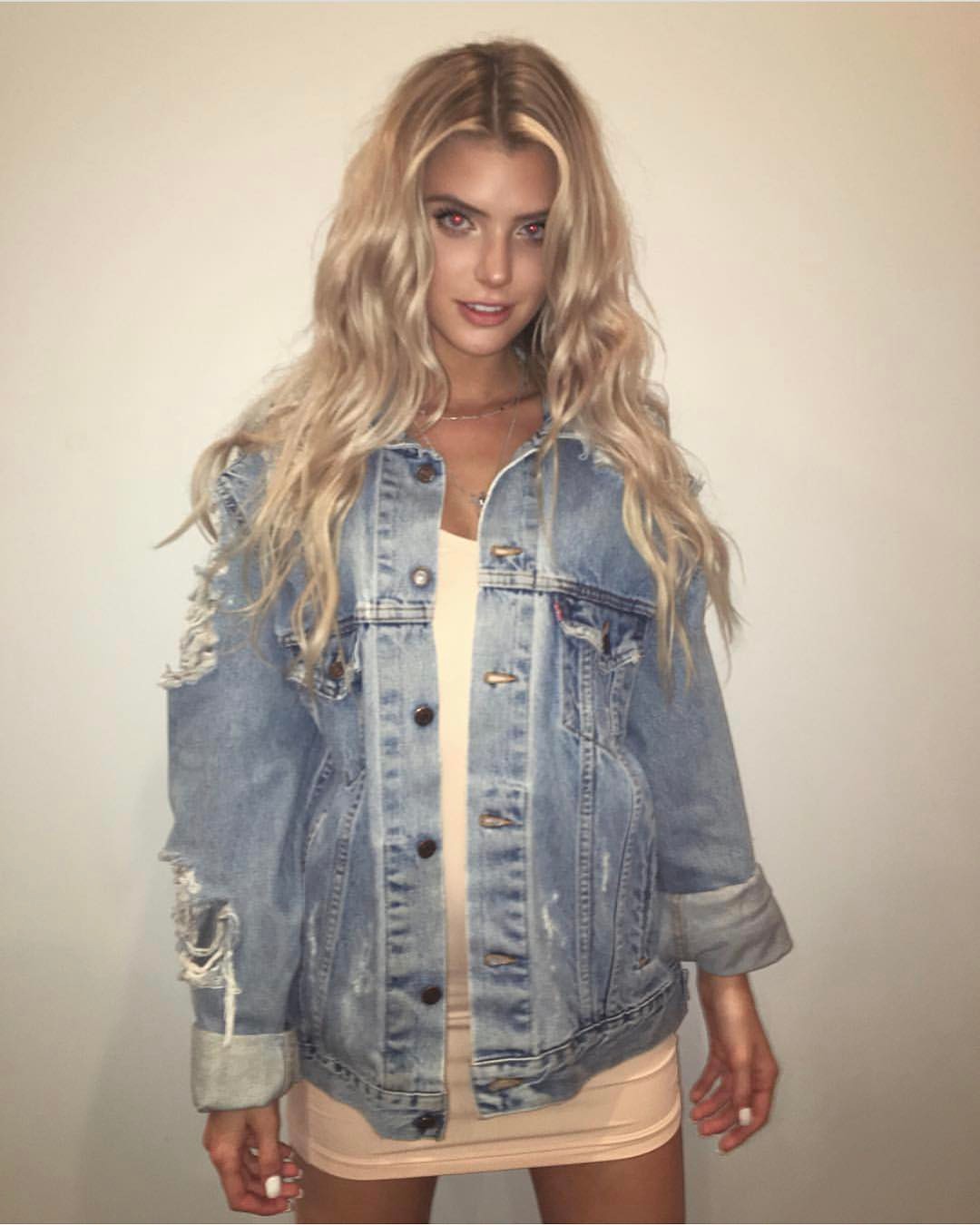Alissa Violet Nude And Sexy Pictures (27 Pics)