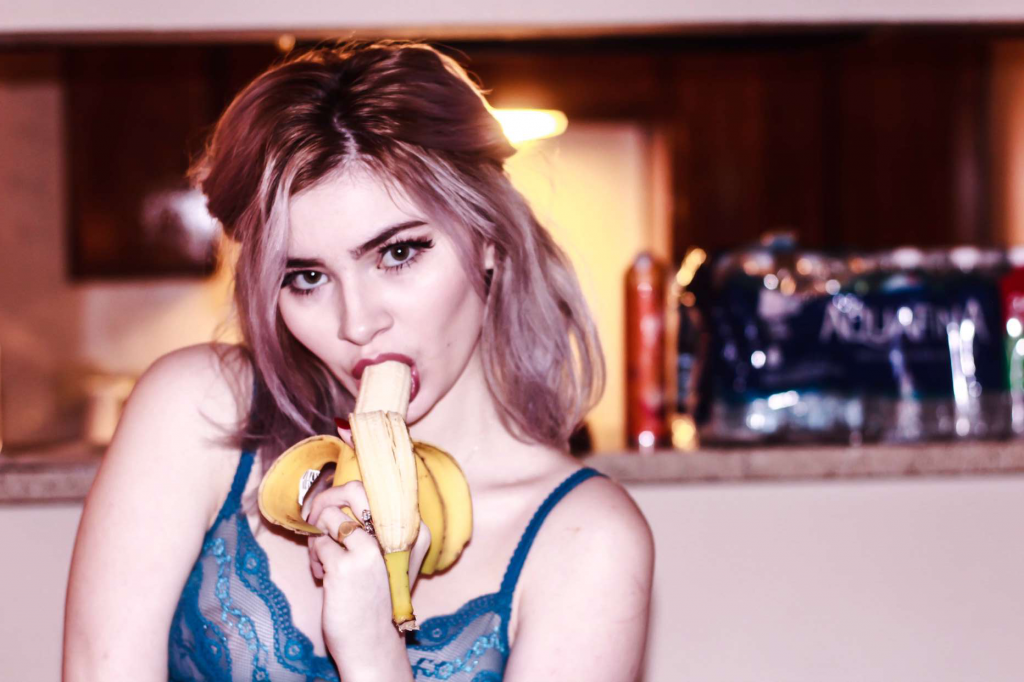 Cloveress ASMR Tease (14 pics)