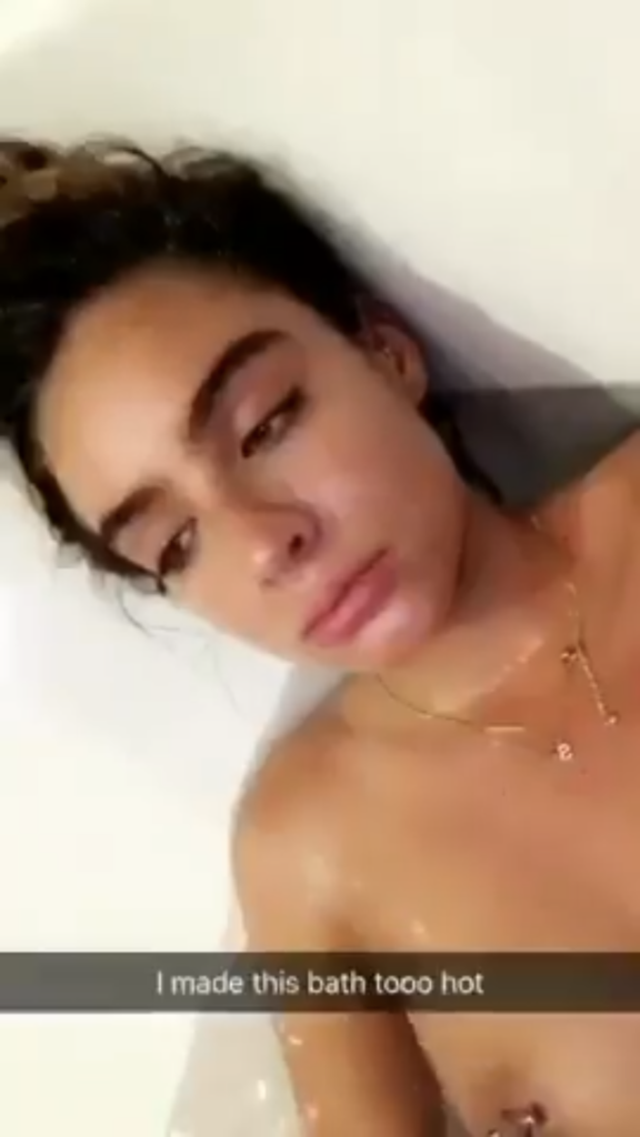 Sommer Ray nipple slip