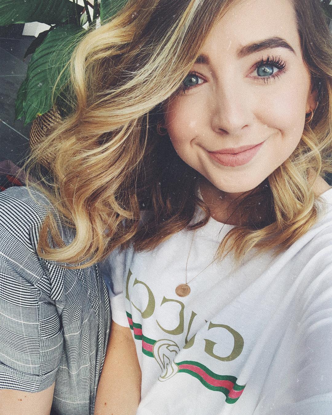 Zoella Sexy Pictures 21 Pics The Picture Sexy