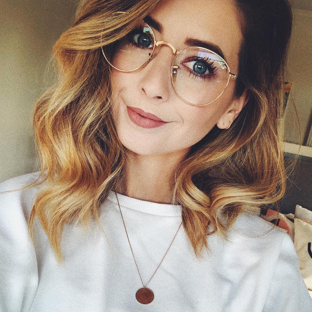 Zoella Sexy Pictures (21 Pics)