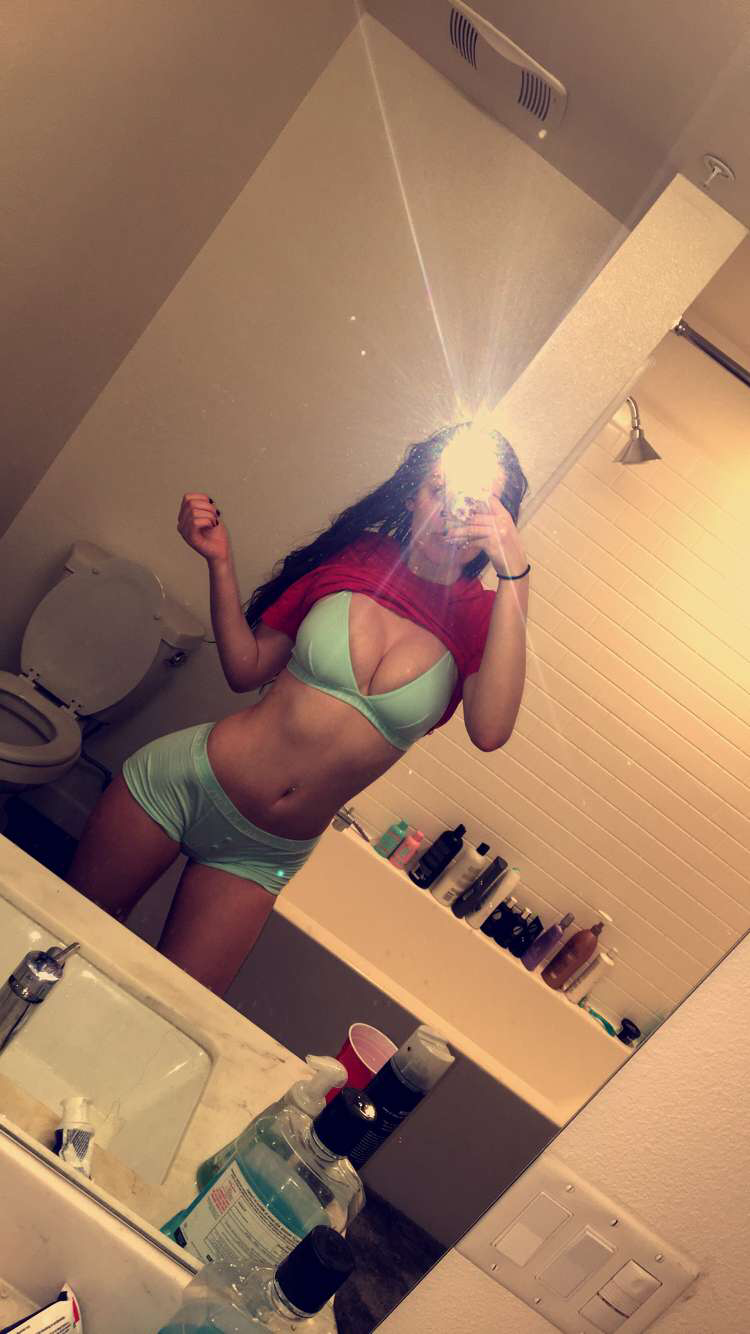 Ally Hardesty April Snapchat (53 pics)