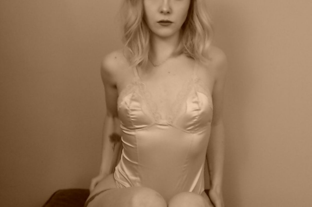 ElleBelle ASMR Sexy (39 pics 1 vid)