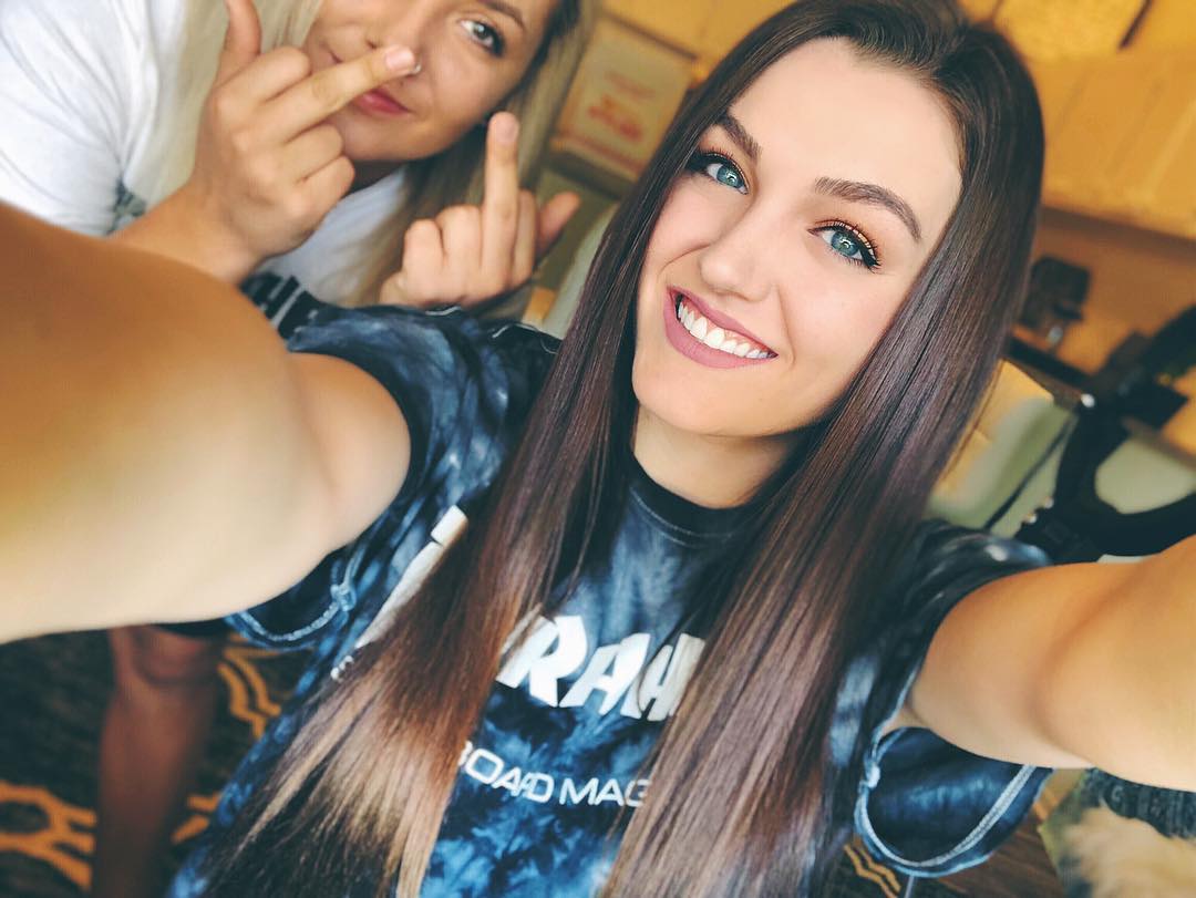 Ally Hardesty Sexy Pictures (22 Pics)
