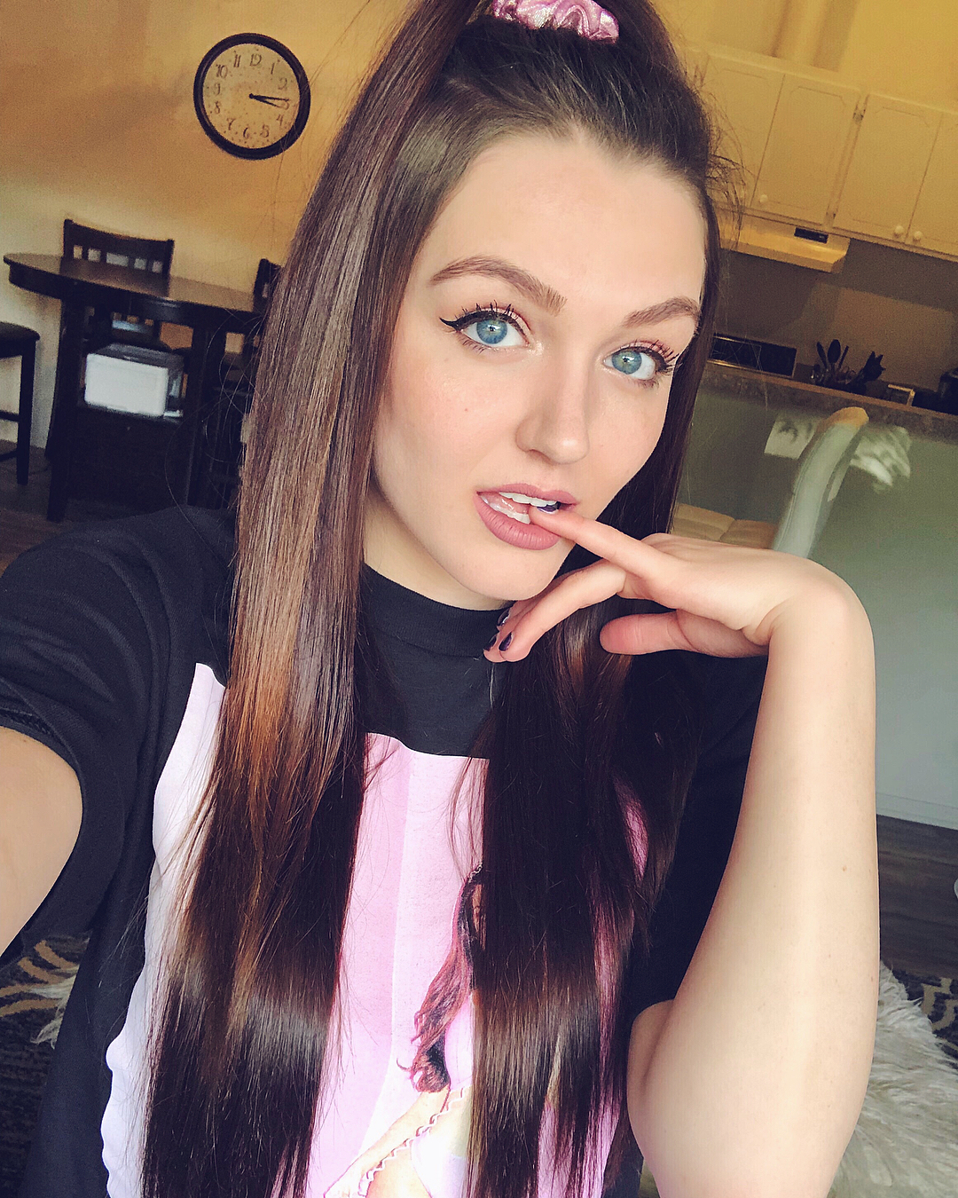 Ally Hardesty Sexy Pictures (22 Pics)